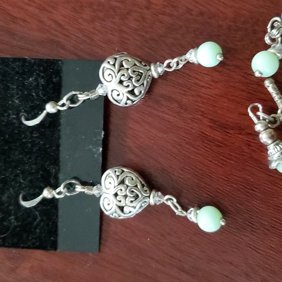 NWOT bracelet and earrings set - Picture 3 of 12